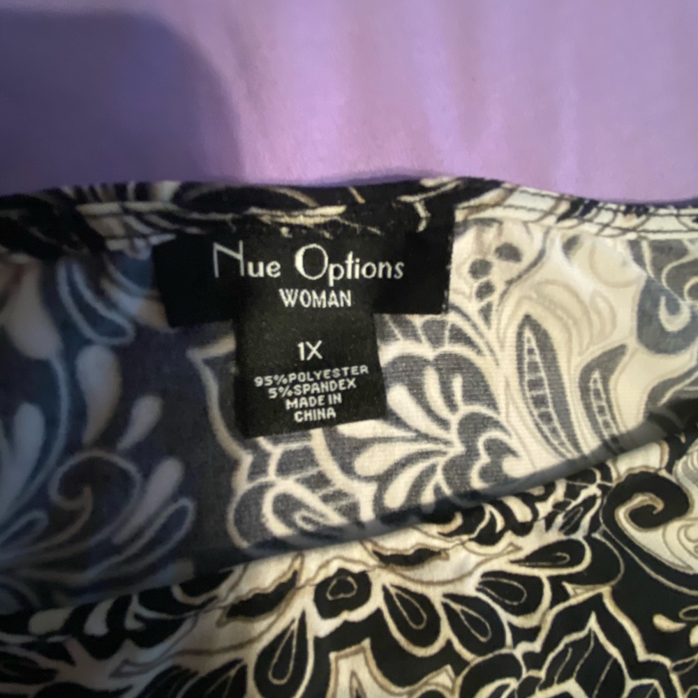 Nue Options woman’s plus size top - Picture 4 of 4